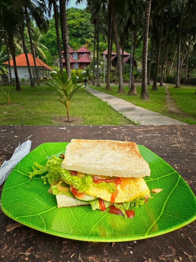 Coconut Hill Cottage Batununggul Exterior foto